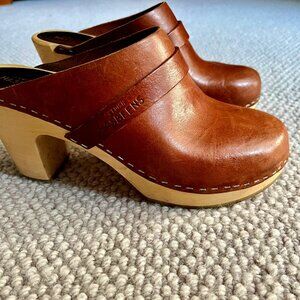 Hasbeens Swedish clogs